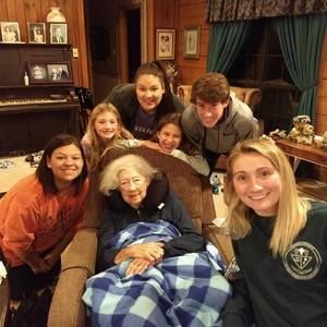 Meet your Posher, Jessica